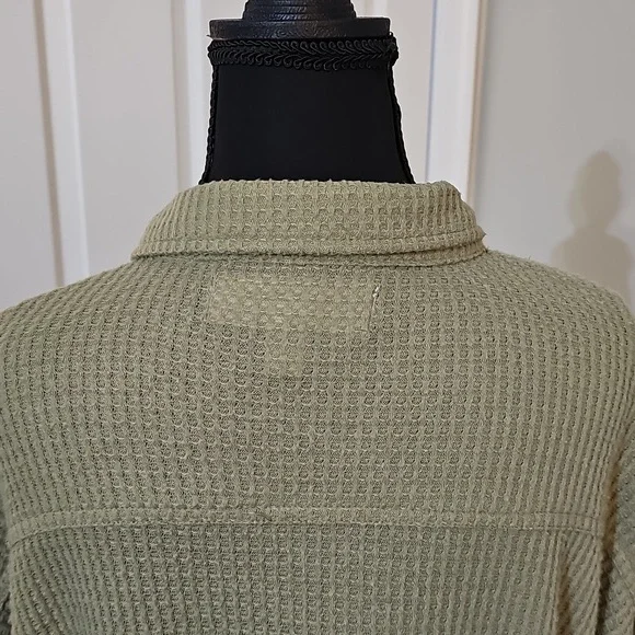 Top - Picture 11 of 16